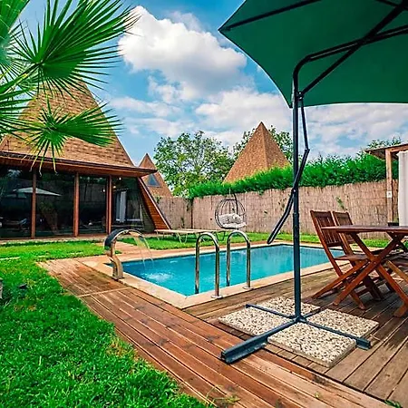 Hotel Pyramid