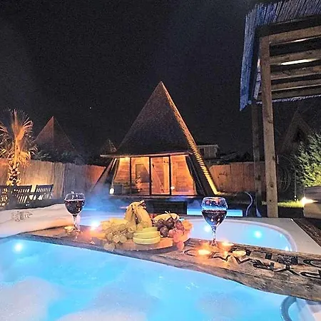 Hotel Pyramid